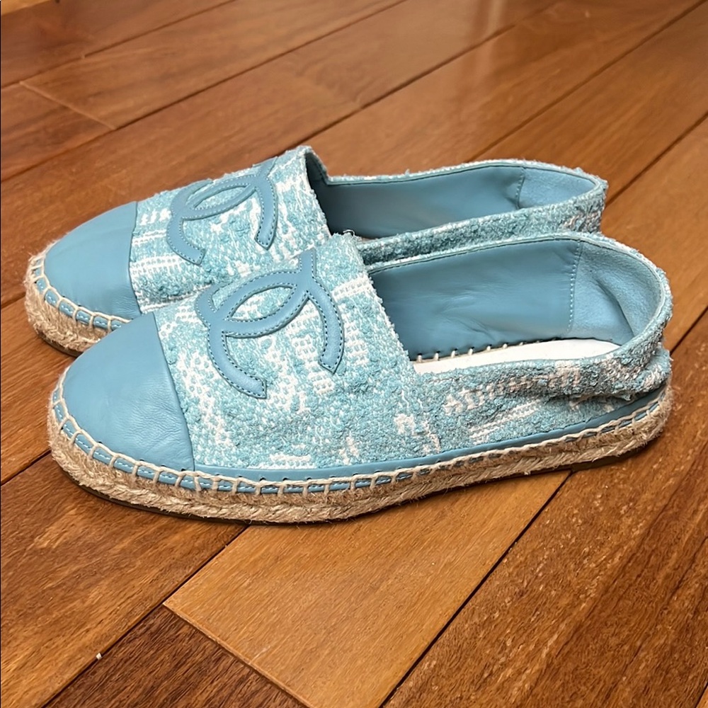 New CHANEL turquoise espadrilles size 37 - Picture 2 of 9